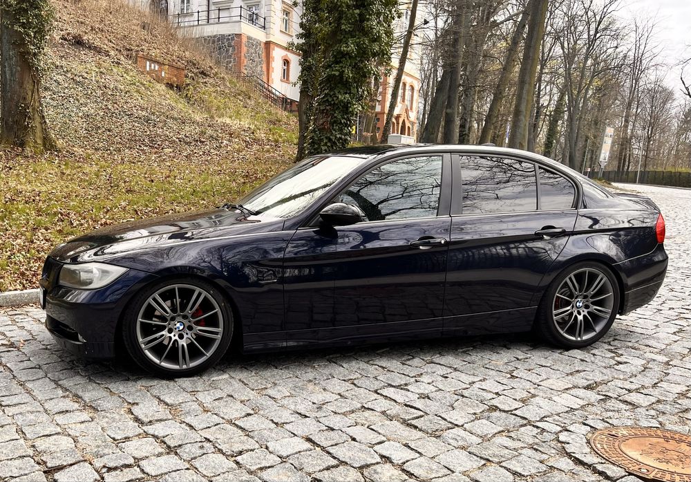 BMW E90 320i 2005