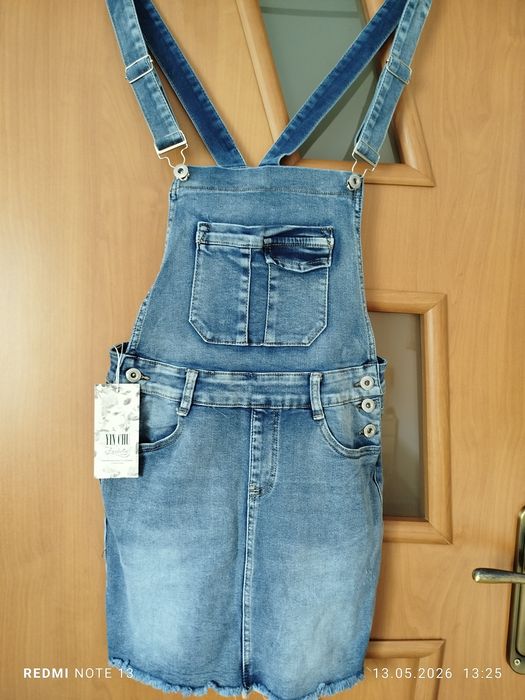 Spódnica z szelkami ogrodniczka