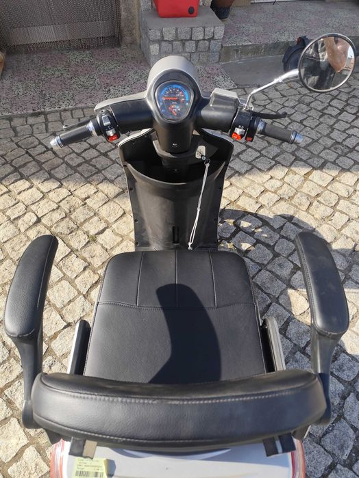 Scooter elétrica 3 rodas