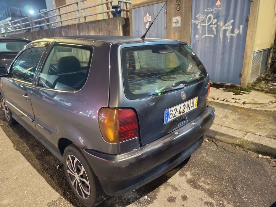 VW Polo 1999 sinistrado -Mecanica em bom estado (Ler anúncio)
