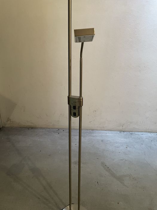 Candeeiro de pé duplo LED