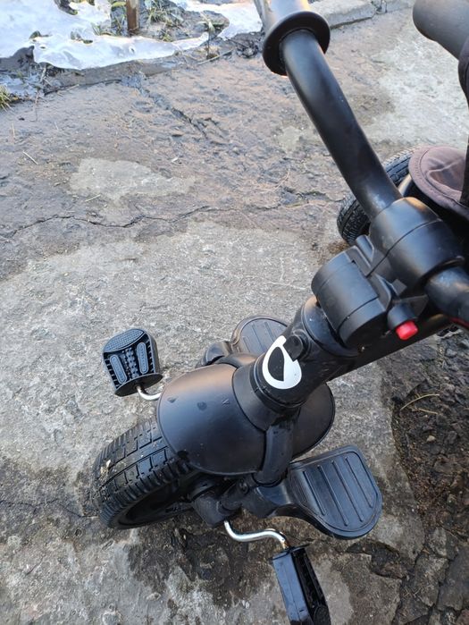 Дитячий триколісний велосипед