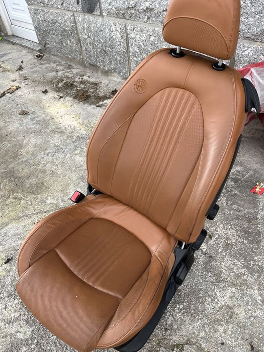 Conjunto bancos Alfa Romeo Mito