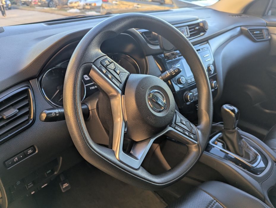 Кросовер Nissan rogue sport 2.0 2017 awd
