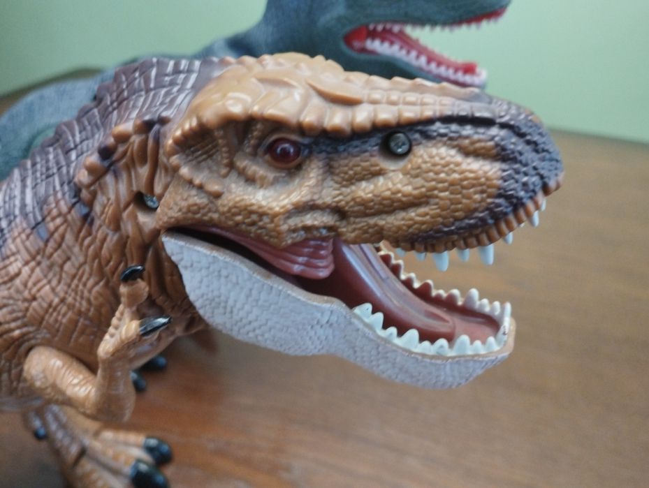 Zabawki dinozaury interaktywne