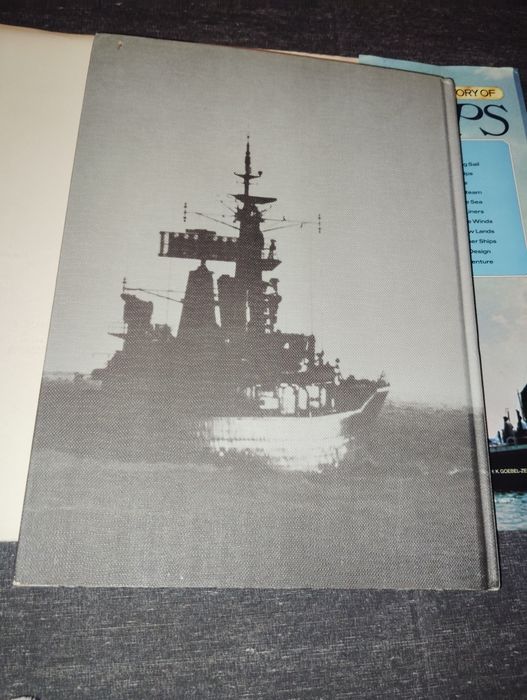 Livro Escrito Em Língua Inglesa Pictorial History Of Ships Usado