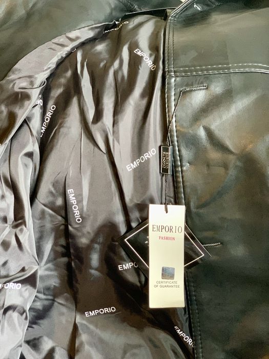 Jaqueta Couro Sint. “ Emporio Armani” fashion