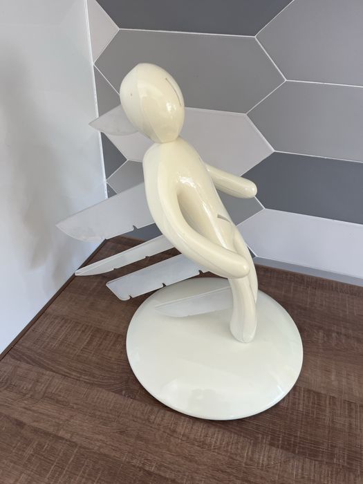 Stojak na noże - czlowiek - biały - używany - bez noży