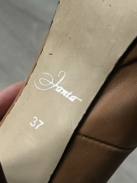 Brązowe szpilki na platformie Janta 37