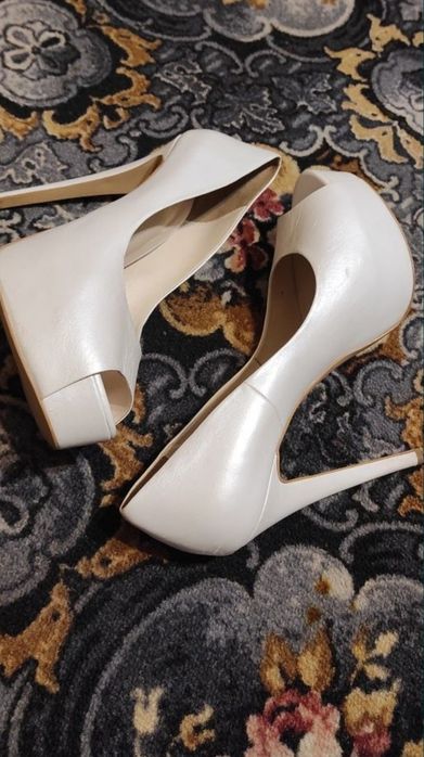 Білі весільні туфлі - босоніжки 39 розмір