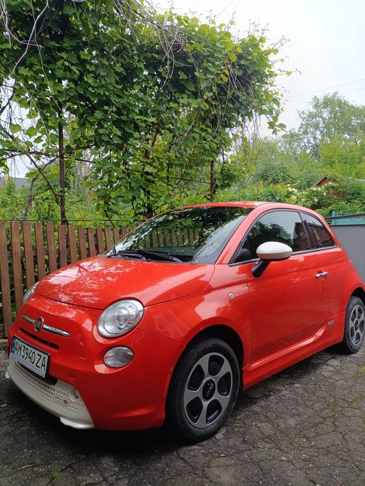 Автомобіль Fiat 500е