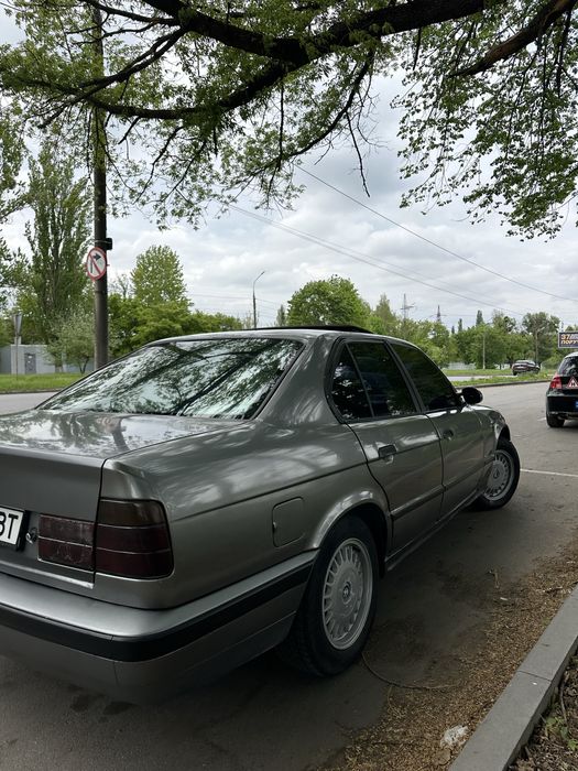 Продам BMW E34 М20б25