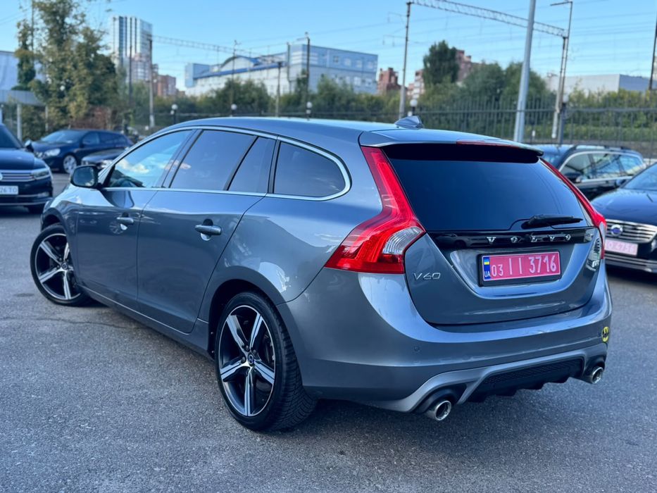 Volvo V60 Facelift R-Design D3 Drive-E 2016