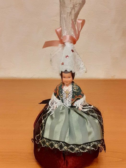 Винтажные сувенирные куклы в национальных костюмах Франции