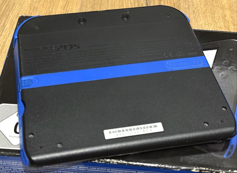 Nintendo 2DS Komplet Box Black Blue