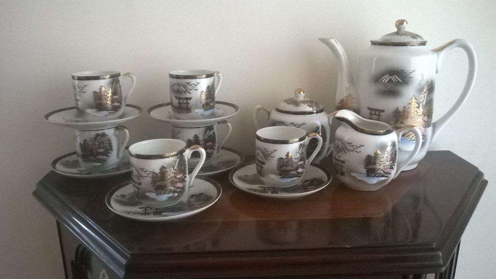 Serviço de Café 6 Chávenas+Leiteira+Bule+Açucareiro com mais de 50 Ano