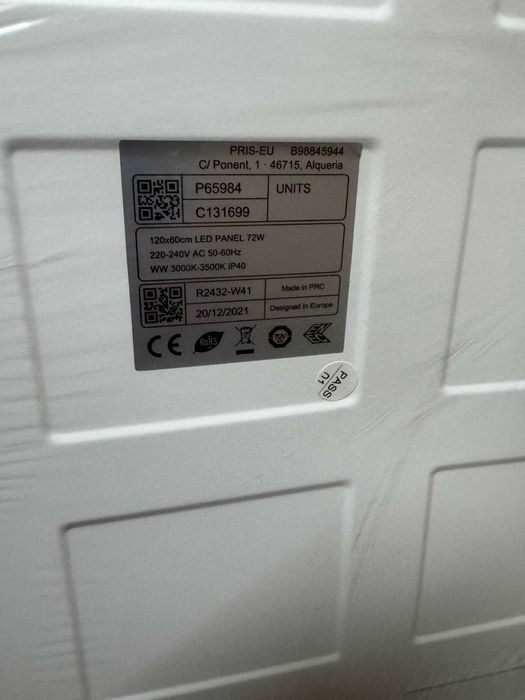 Painéis LED de TECTO, 120x60cm novos, na caixa