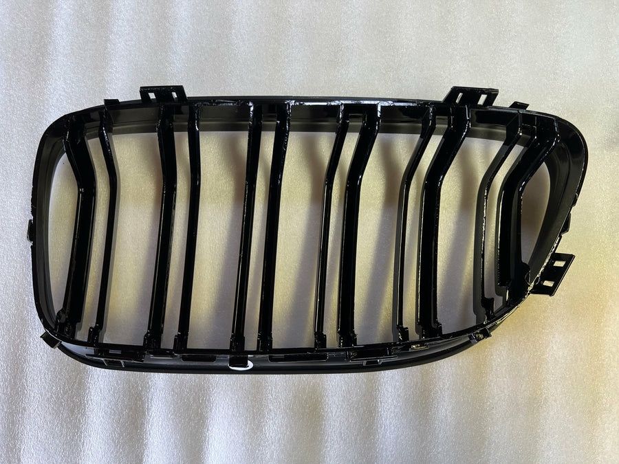 Nerki Grill Nakładki BMW E90 E91 przedlift 05/08 Czarny połysk