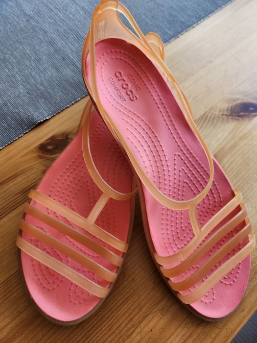 Sandały crocs  brzoskwiniowe