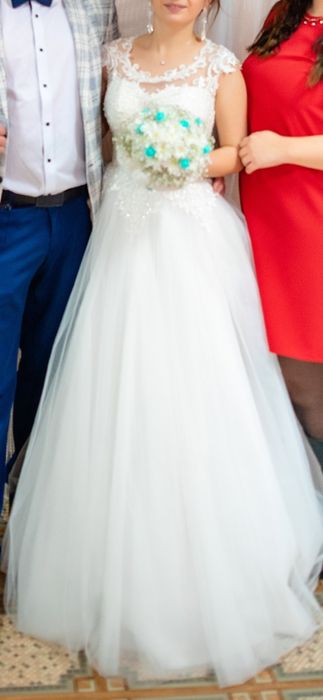 Свадебное платье цвета айвори