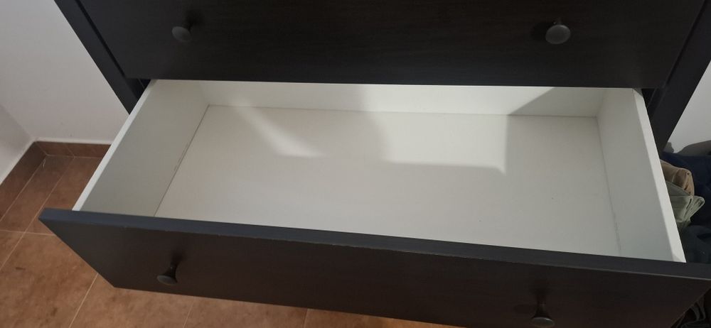 Cómoda IKEA HEMNES castanho escuro/preto – 90x44x114 cm
