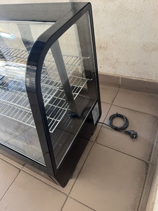 Холодильна Вітрина Кондитерська Frosty Обʼєм 100 літрів