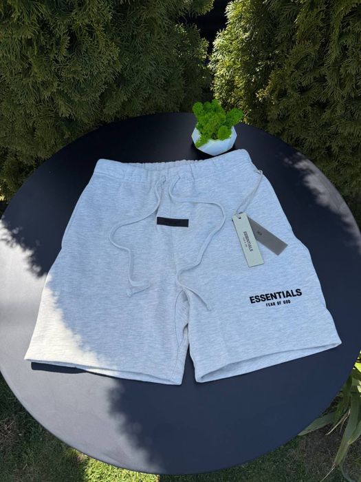 Шорти Essentials