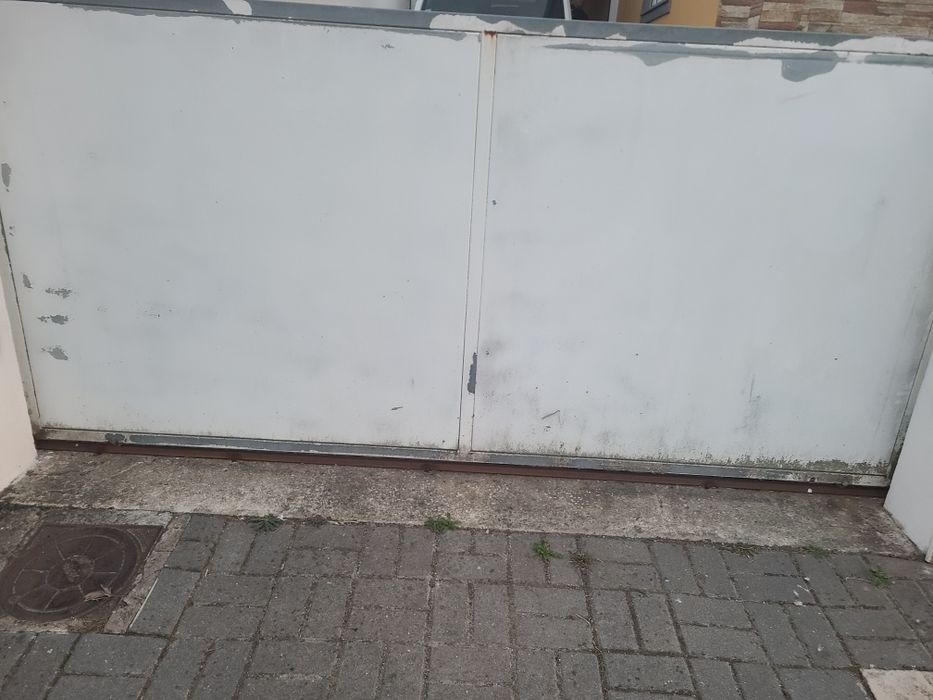 Vendo portão em aço zincado