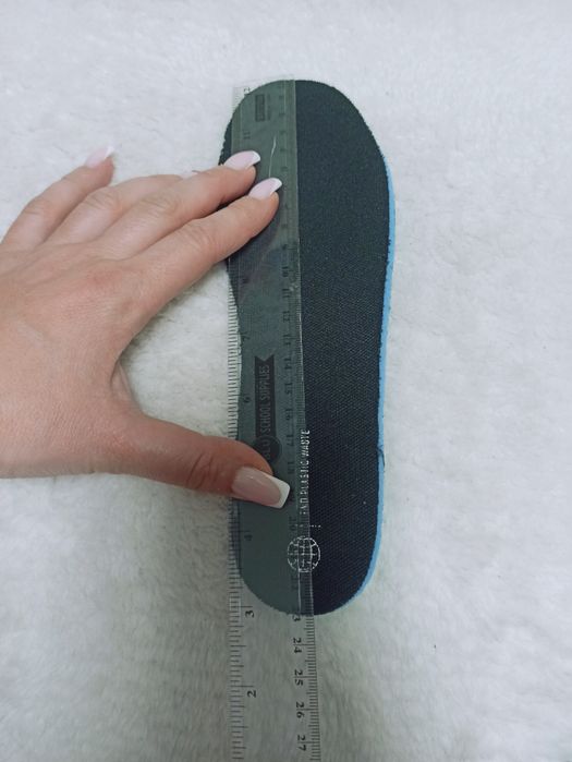Оригінал ADIDAS 35.5 розмір, устілка 23 см кросівки для хлопчика