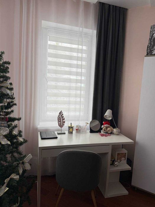 Продам стіл білий