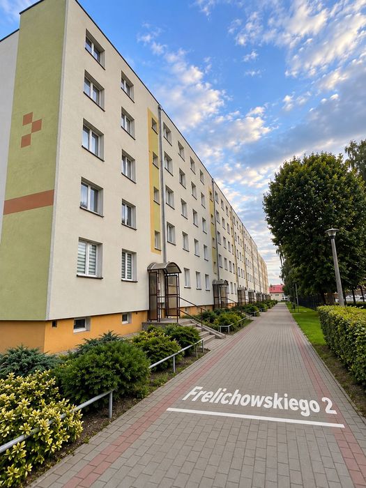 BLOK, 2 pokoje,  środkowe, II piętro