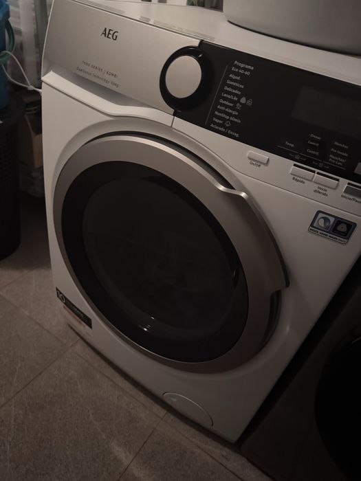 Máquina de lavar e secar AEG 7000 Series Combi