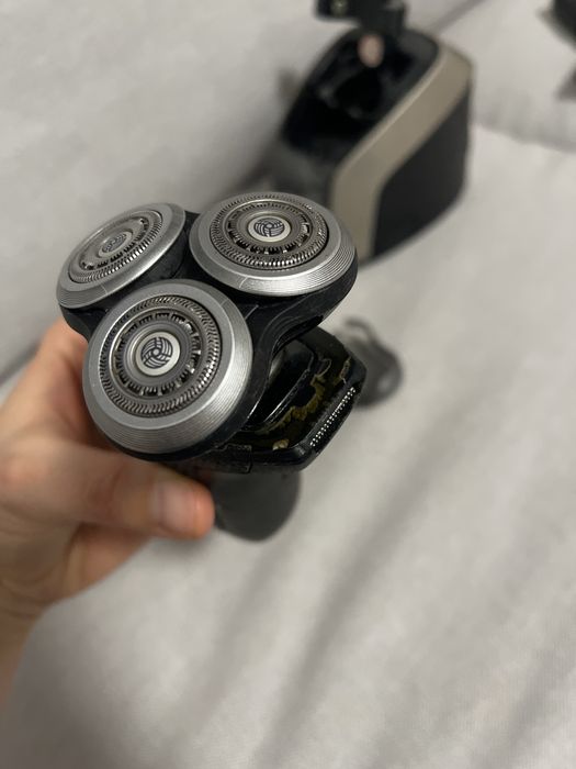 Golarka Philips arcitec RQ1095 z bazą do mycia