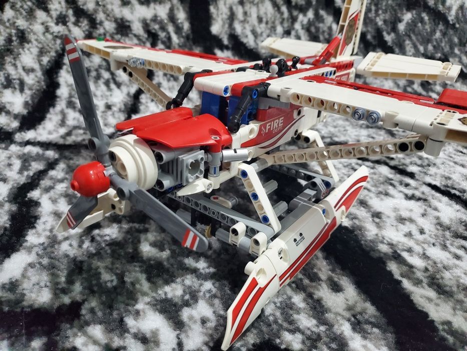 Lego Technic 42040 Samolot Strażacki
