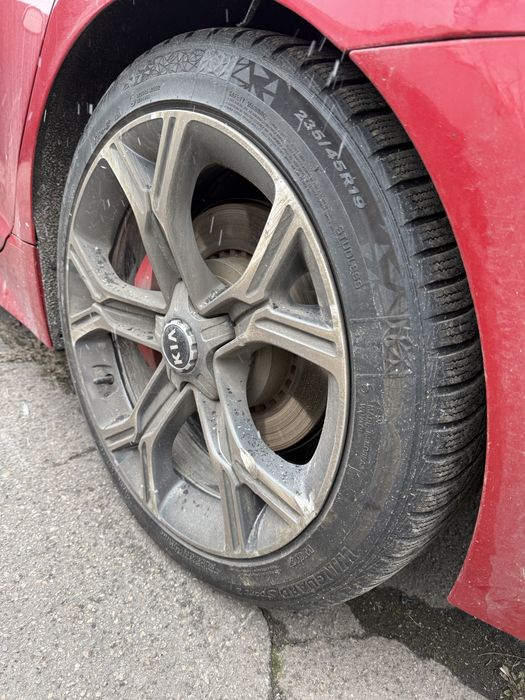 Kia Stinger 3.3 бенз 80к пробег