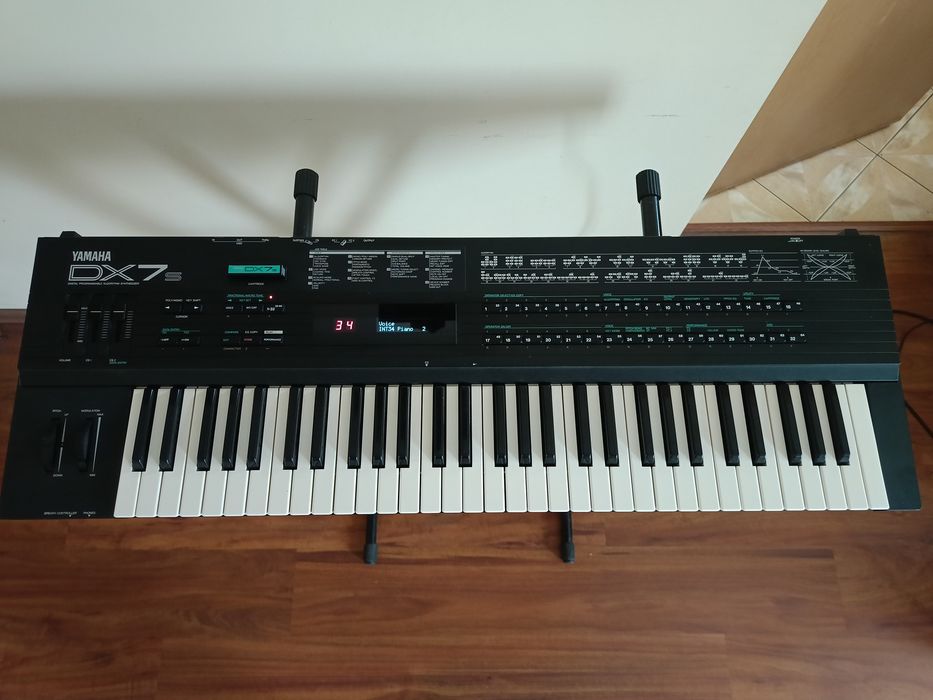 Kultowa Yamaha DX7 w idealnym stanie