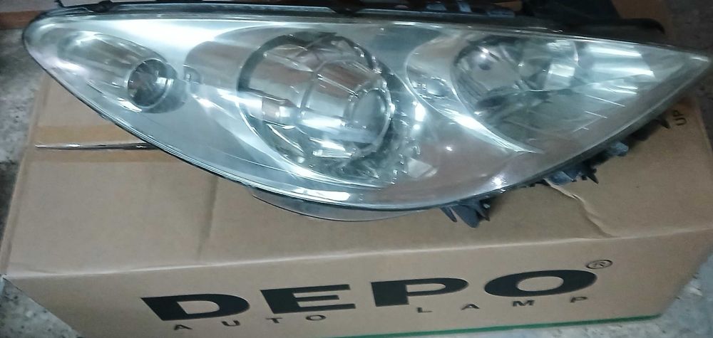 Vendo esta ótica em ótimo estado para o peugeot 307.
