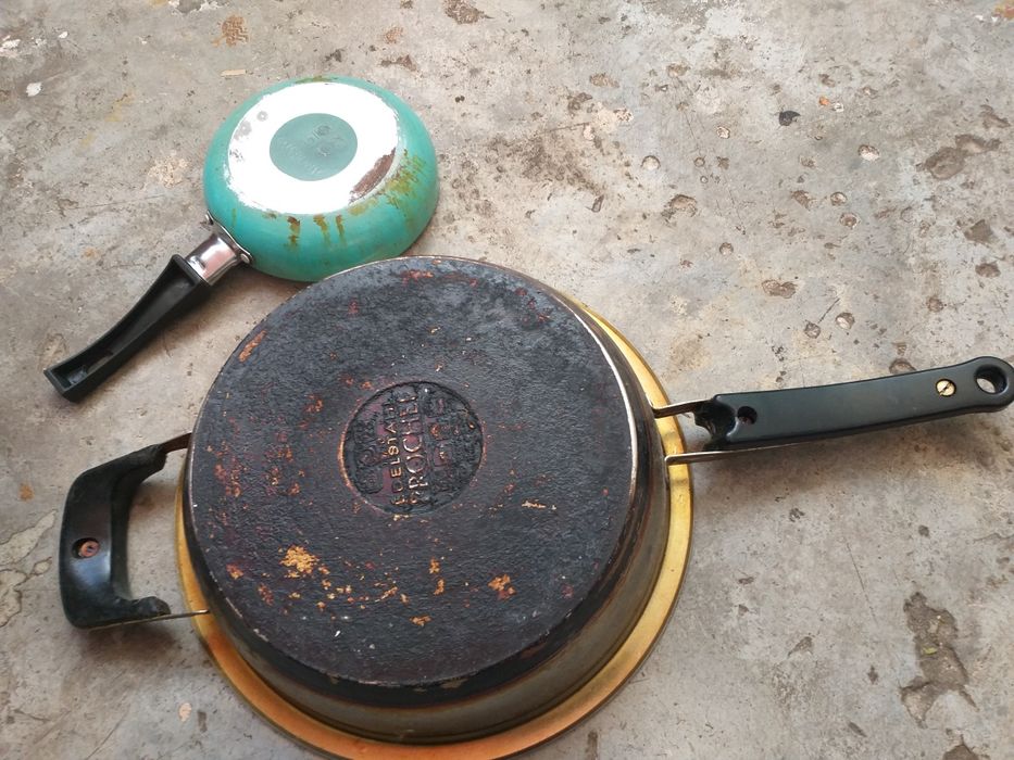 Сковородки б.у.2 шт