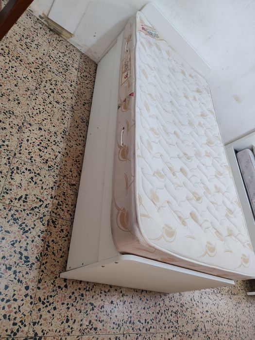 Cama de solteiro dupla