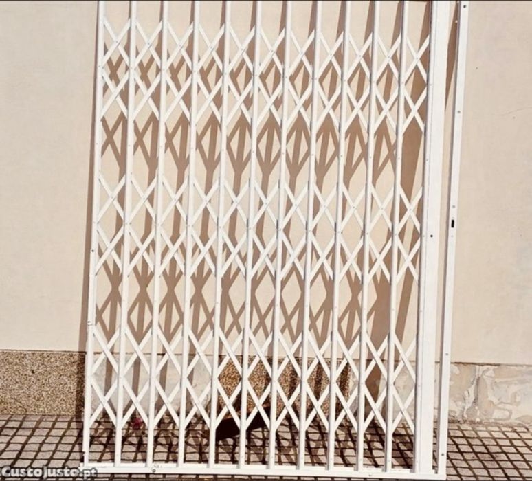 Grades de segurança de lagartas / concertina