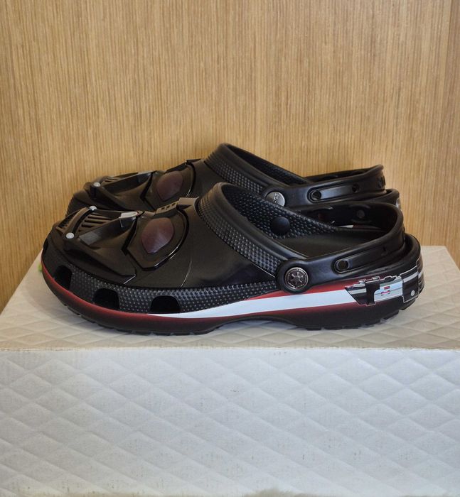 Crocs STAR WARS™ Darth Vader Classic Clogs Multi оригінал р 41