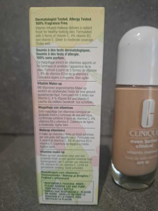 Podkład Clinique Even Better™ Clinical™ Vitamin Makeup SPF 50