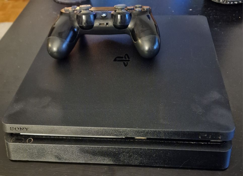 Playstation 4 + Comando + Jogos