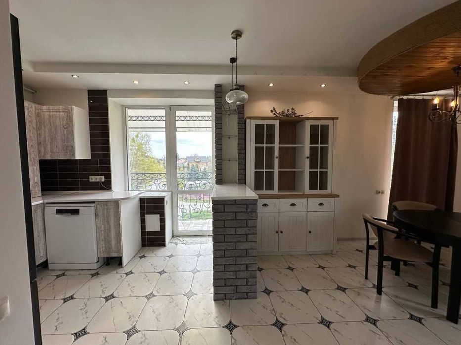 Продаж квартири 58м² з меблями та технікою. Євроремонт.