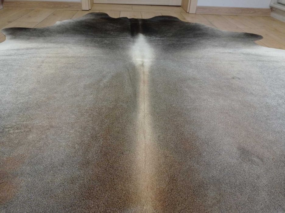 Dywan SKÓRA BYDLĘCA czarno-szaro-beżowa Krowa naturalna UNIKAT