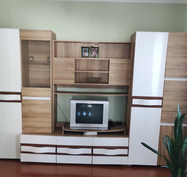 Стінка у вітальню