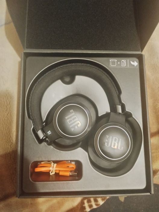 Навушники JBL Live 660 NC, ідеальний стан