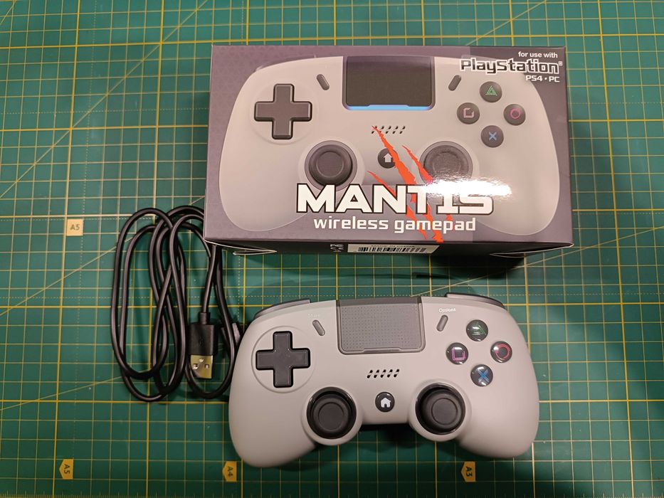 Pad Retro Fighters Mantis