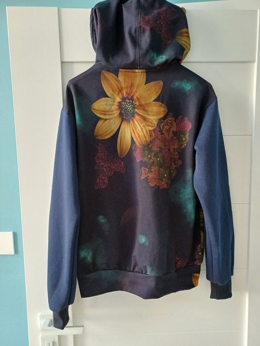 Nowa bluza z kapturem M "Kobiece piekno"