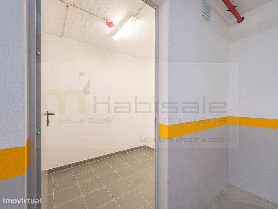 T2 a Estrear com Terraço a Sul em Condomínio Fechado